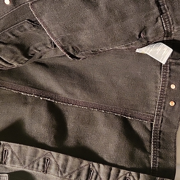 Old Navy Women's distressed Jean jacket MP - Picture 3 of 6